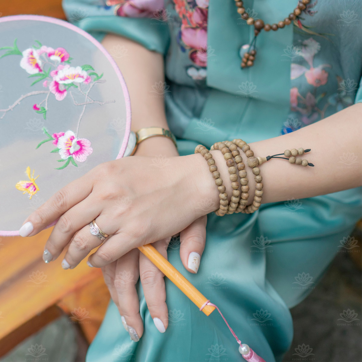 VÒNG TAY TRẦM HƯƠNG 108 HẠT CÓ THẬT SỰ GIÚP TINH THẦN BẠN AN NHIÊN, TỰ TẠI