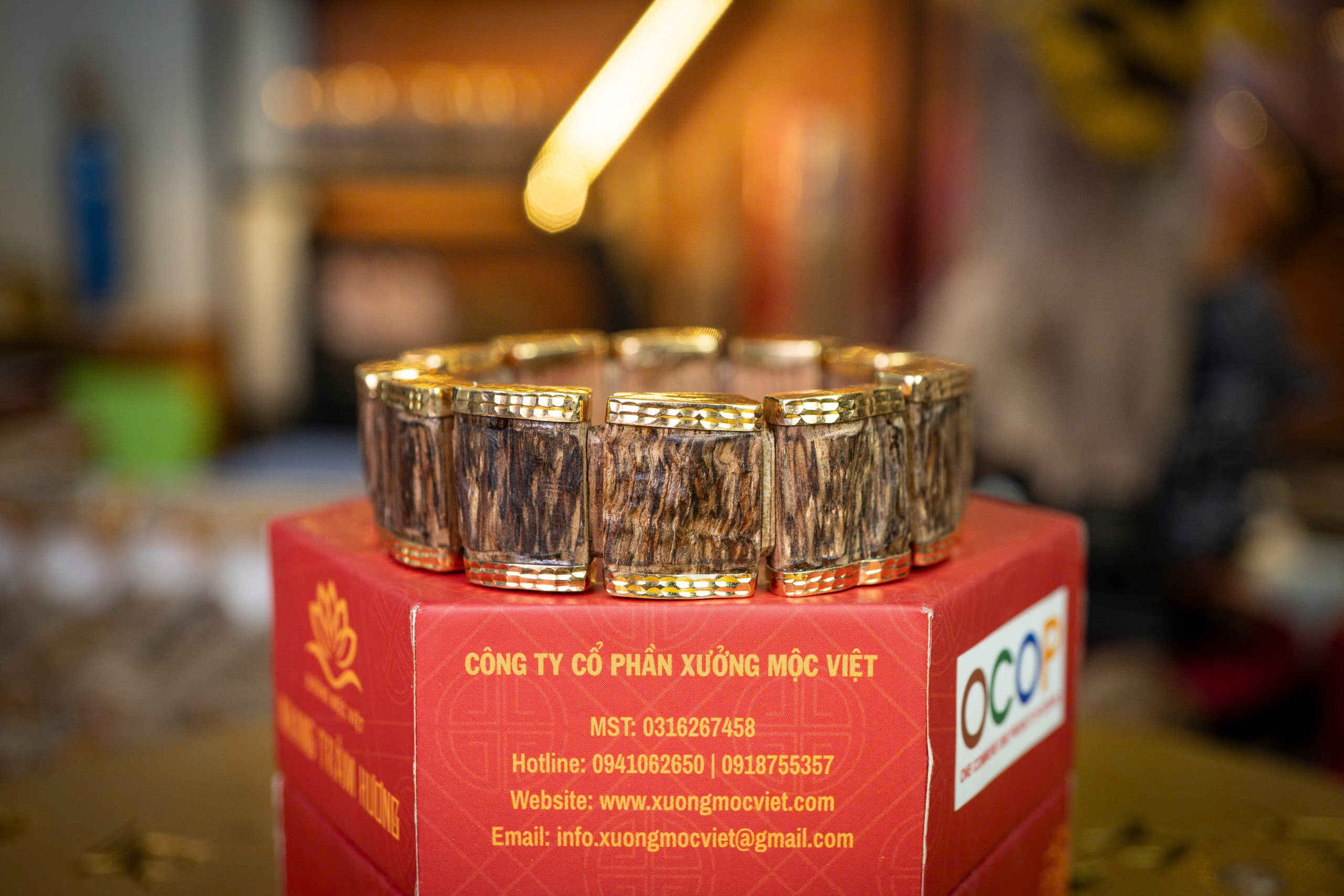 VÒNG LÁCH BỌC VÀNG  – TINH HOA TRẦM HƯƠNG & NGHỆ THUẬT CHẾ TÁC