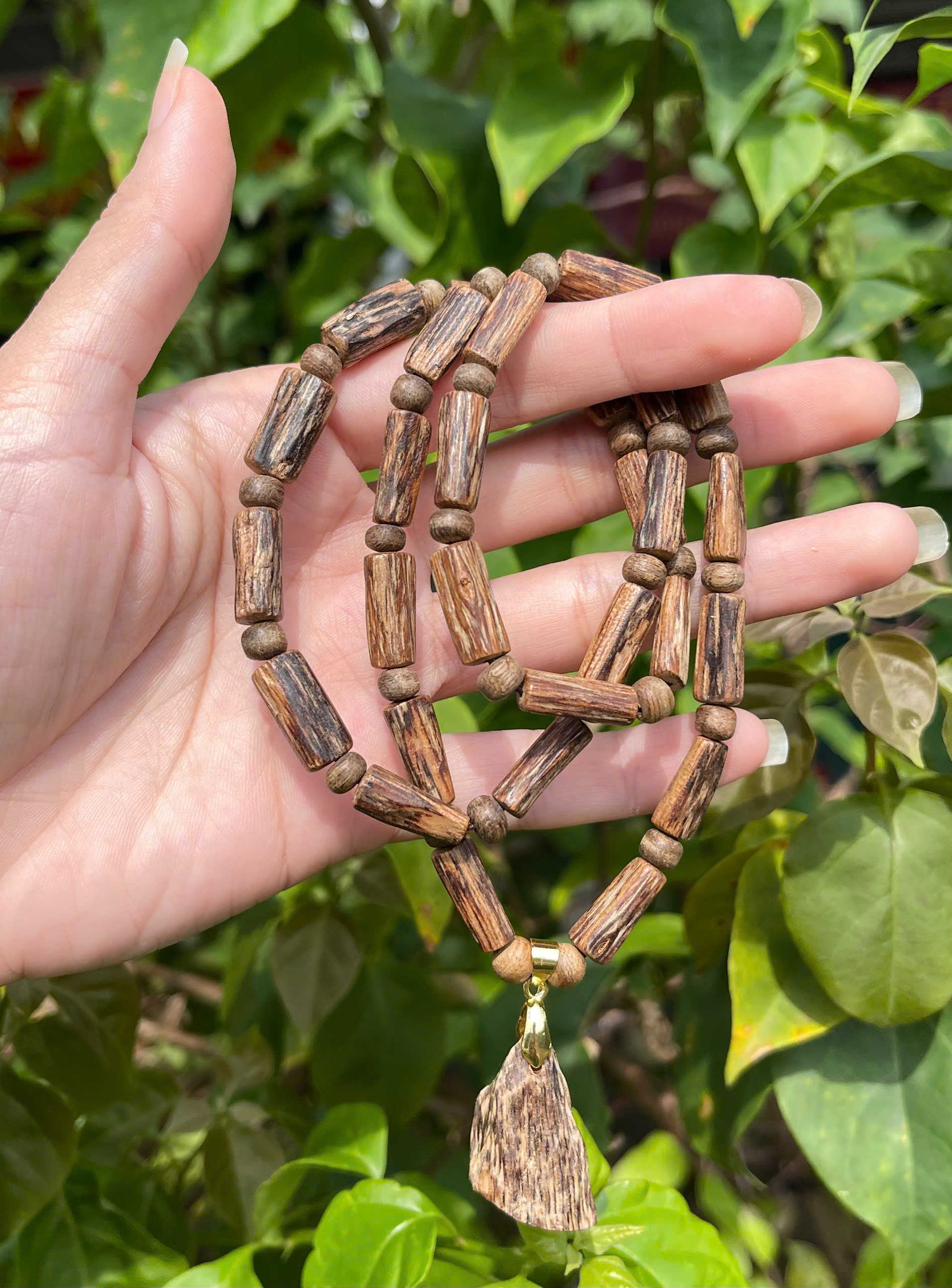 VÒNG CỔ TRỤ TRÚC THÔ MIX KÈM PHỤ KIỆN  -  MỘC MẠC, CÁ TÍNH & ĐẬM CHẤT PHONG THUỶ |  XƯỞNG MỘC VIỆT