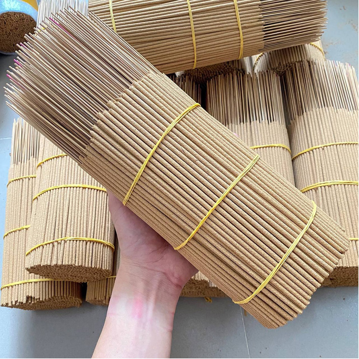 Hộp 1KG Nhang Cây Trầm Hương Sạch Chuẩn OCOP - Loại Phổ Thông