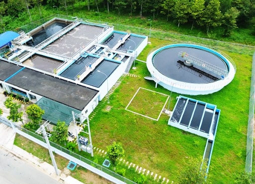Bể lắng được phân loại dựa trên nhiều tiêu chí khác nhau
