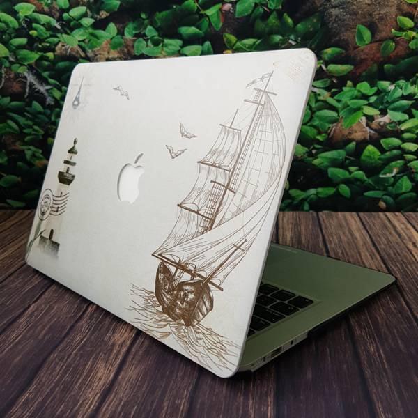 CASE MACBOOK IN HÌNH THUYỀN VIỄN XỨ