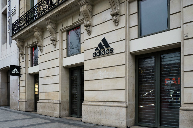 Covid -19 tác động mạnh đến các thương hiệu Adidas, Nike