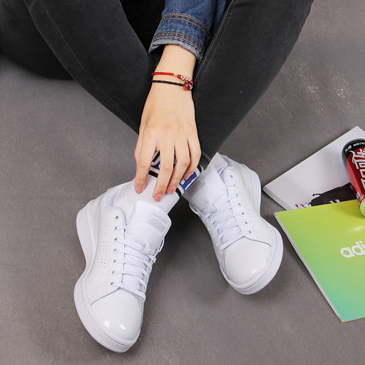 Giày sneaker nữ Adidas Advantage EE7494 chính hãng màu trắng