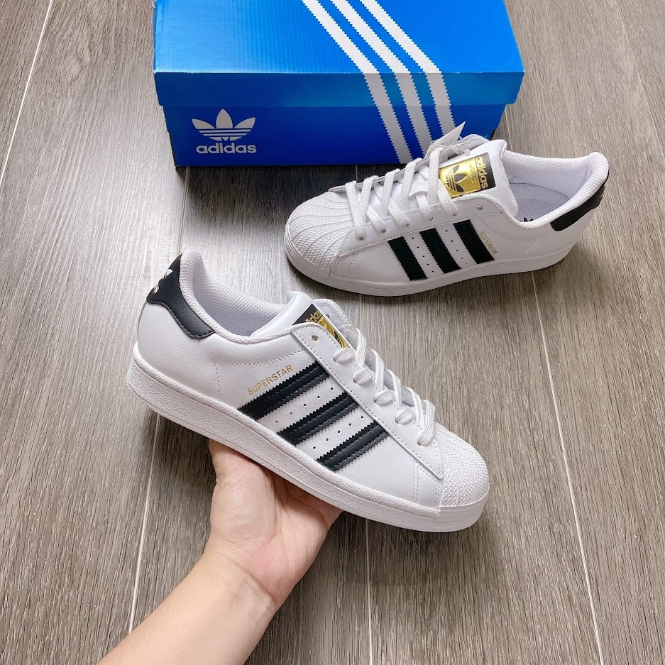 Giày Adidas Superstar tem vàng FV3284