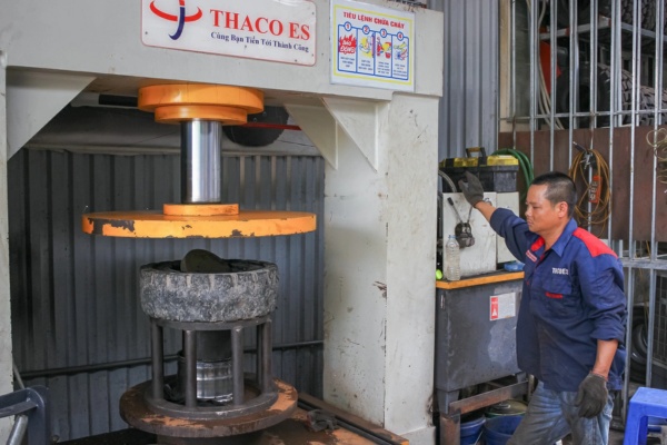 THACOES cung cấp dịch vụ sửa chữa, bảo dưỡng xe nâng uy tín