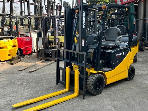 Những lưu ý an toàn khi lái xe nâng Komatsu