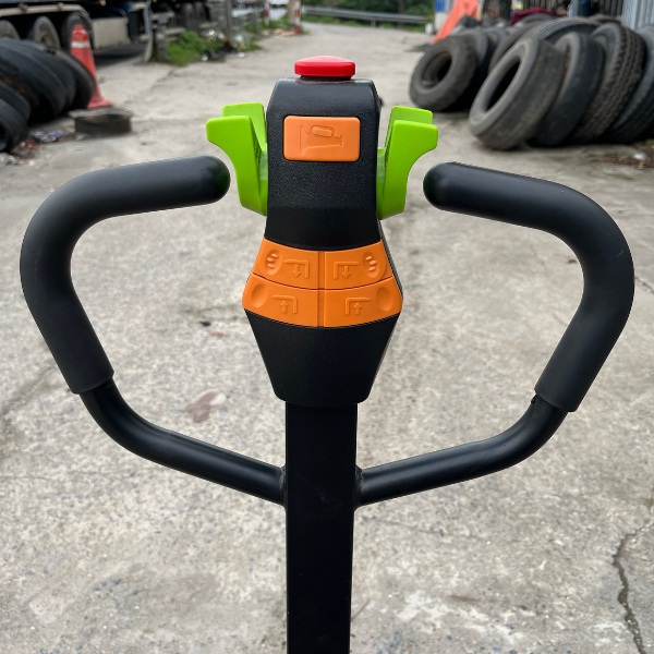 Hệ thống điều khiển xe nâng
