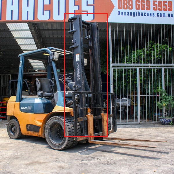 Cột nâng kết cấu thép dạng ray dẫn hướng