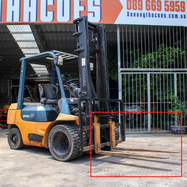 Càng nâng chịu toàn bộ tải trọng trong quá trình nâng