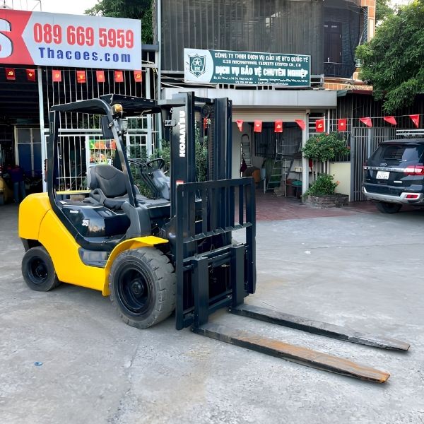 Khách hàng có thể liên hệ THACOES hỗ trợ khi xe nâng gặp sự cố