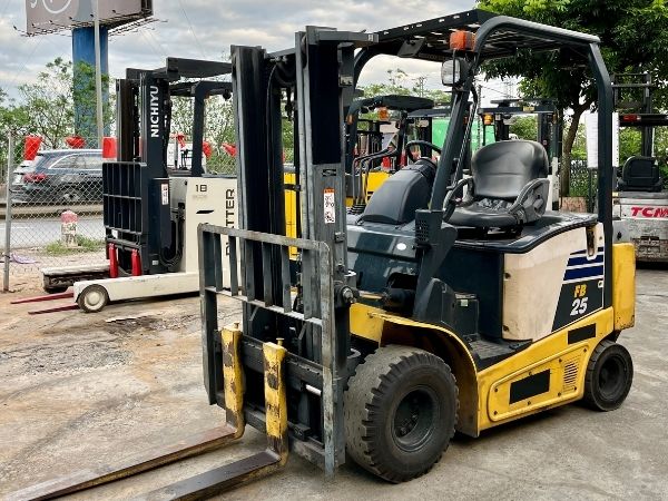 Cách chọn lốp xe nâng 700-12 phù hợp