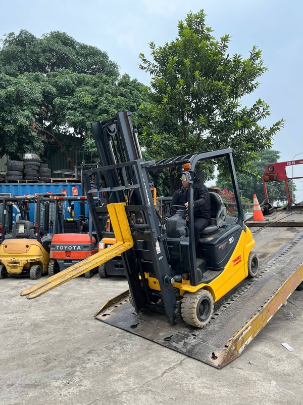 Thử tải kỹ thuật xe nâng hàng theo quy trình kiểm định QTKĐ17