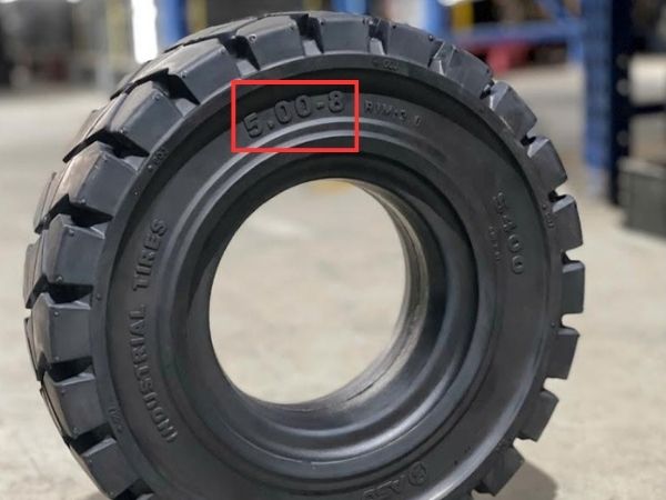 Ký hiệu 5.00-8 trên lốp thể hiện thông số kỹ thuật của sản phẩm