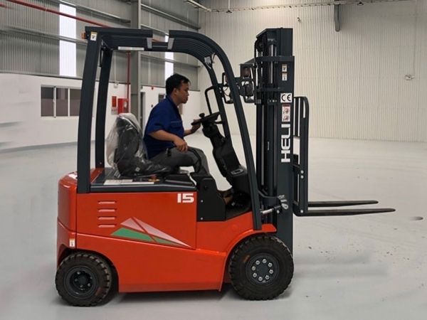 Lợi ích khi thay phụ tùng cho xe nâng điện Heli