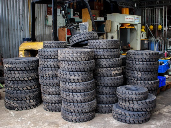 THACOES cung cấp lốp đặc sẵn hàng tại kho
