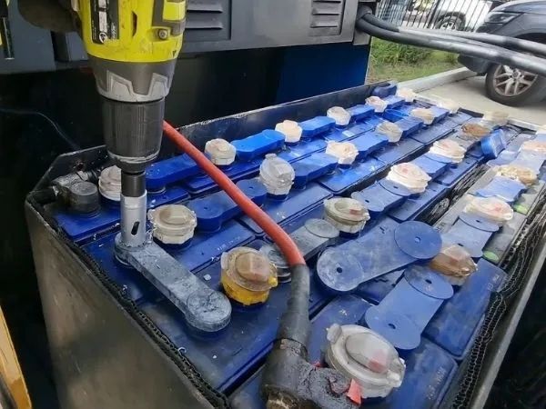 Mẹo bảo dưỡng và kéo dài tuổi thọ cho bình ắc quy khô