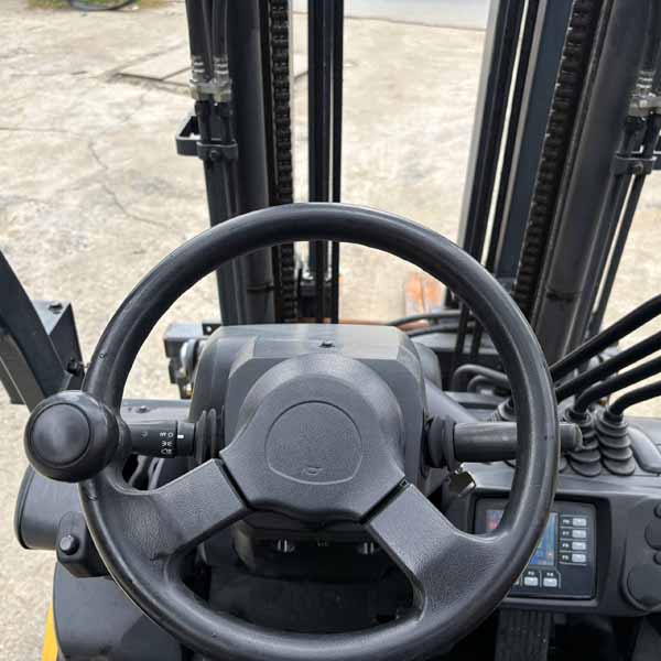 XE NÂNG CŨ 2.5T KOMATSU ĐIỆN (Xe 2017. Bình khô 2021)