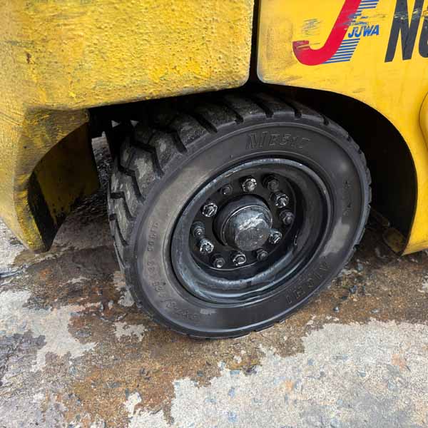 XE NÂNG CŨ 2.5T KOMATSU ĐIỆN (Xe 2017. Bình khô 2021)