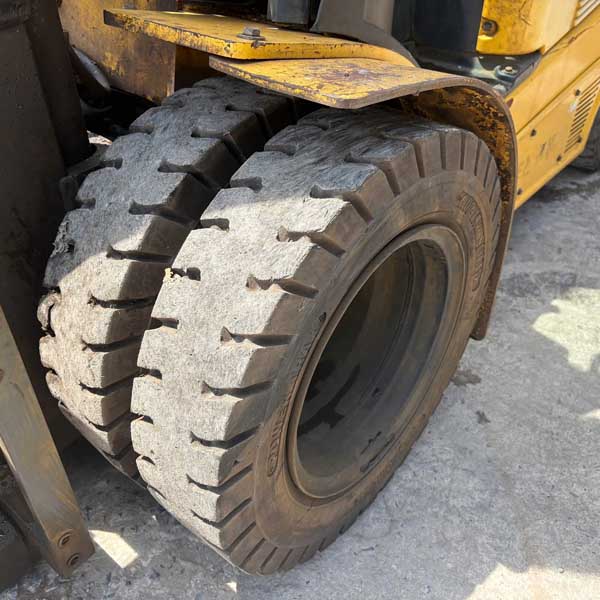 KOMATSU 3 TẤN ĐIỆN FE30-1-304545