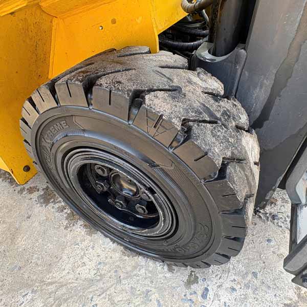 KOMATSU 2.5 TẤN ĐIỆN FE25-2-8298-321303 (Xe 2022. Bình 2022)