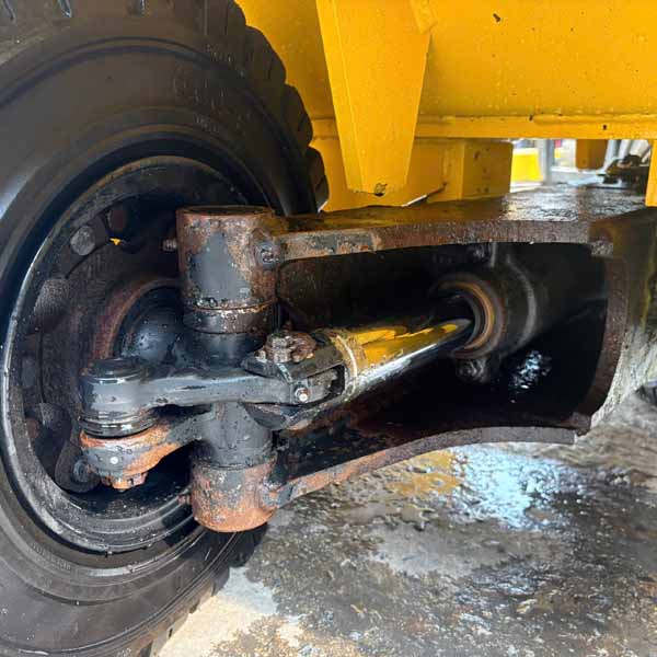 XE NÂNG CŨ KOMATSU 2.5 TẤN FE25-2-320903 (Xe 2021. Bình Khô 2021)