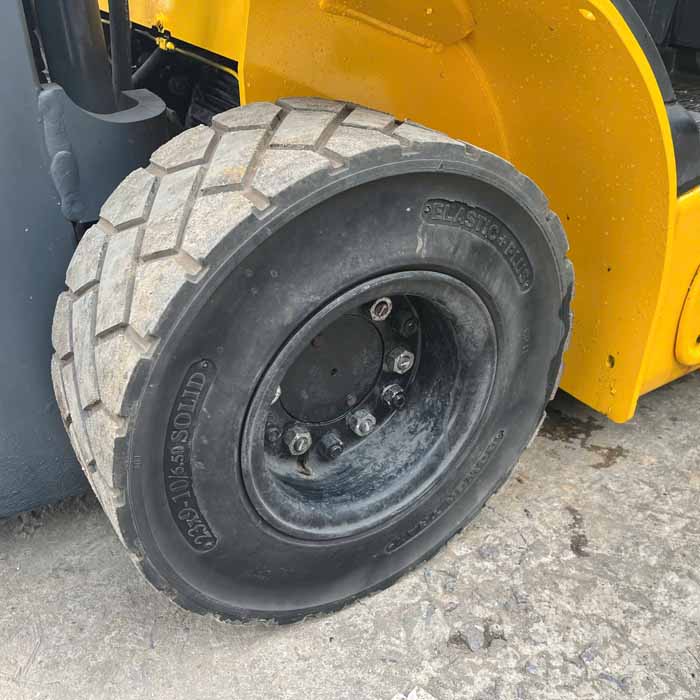 KOMATSU 2.5 TẤN FB25-12-101245 (2015)