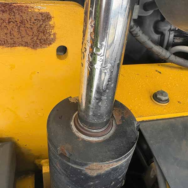 XE NÂNG CŨ 2.5 TẤN KOMATSU ĐIỆN (Bình GS 2024)