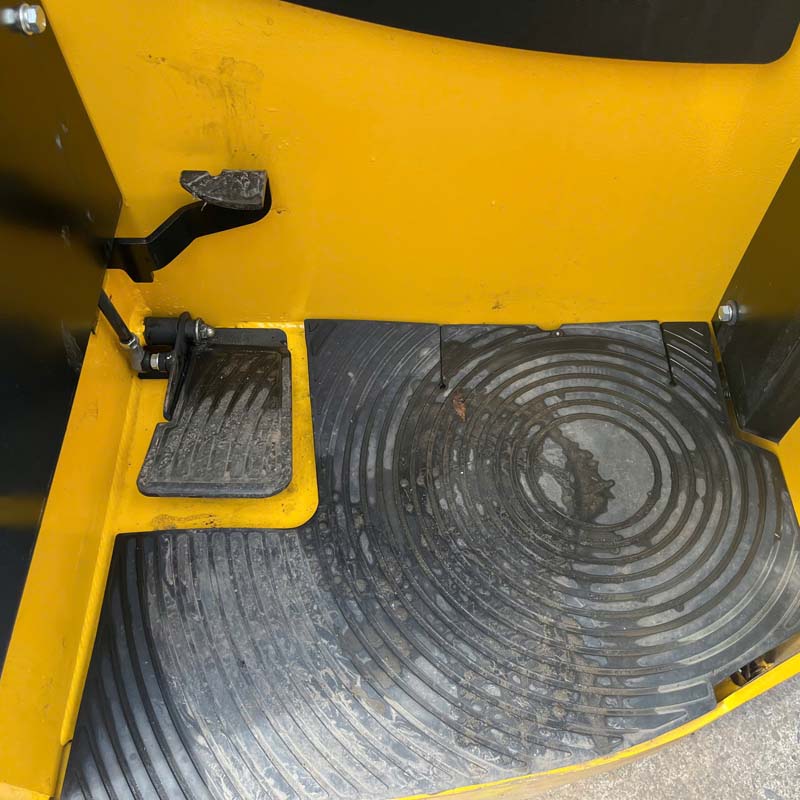 KOMATSU 1.5 TẤN FR15S-5-R1H41952 (Xe 2024. Bình GS 2024)