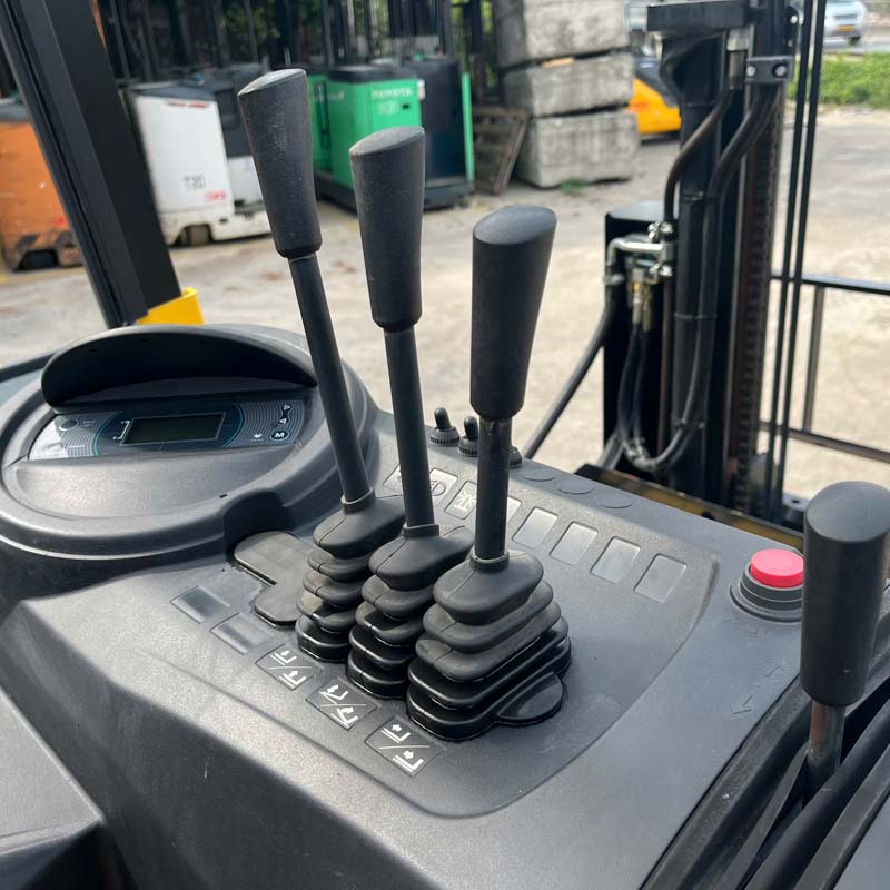 KOMATSU 1.5 TẤN FR15S-5-R1H41952 (Xe 2024. Bình GS 2024)