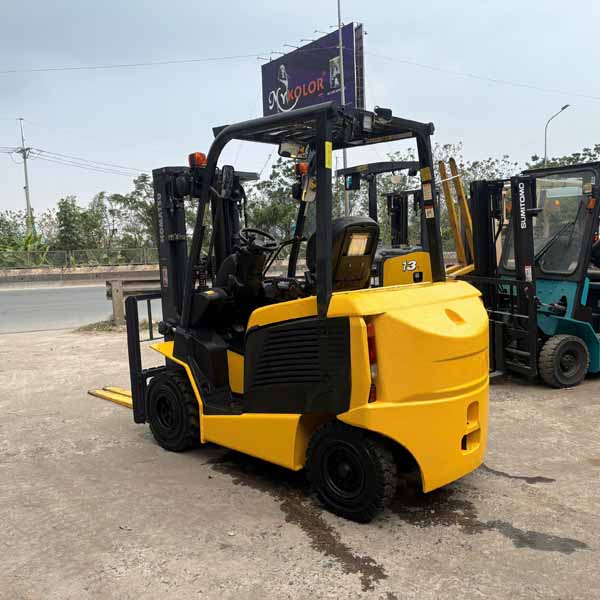 XE NÂNG CŨ KOMATSU 2.5 TẤN FE25-2-320903 (Xe 2021. Bình Khô 2021)