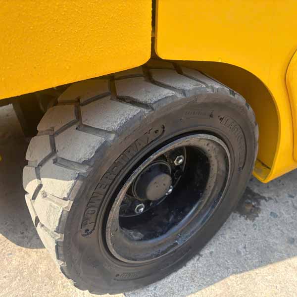 KOMATSU 2.5 TẤN ĐIỆN FB25-12-102019 (Xe 2020, Bình 2025)