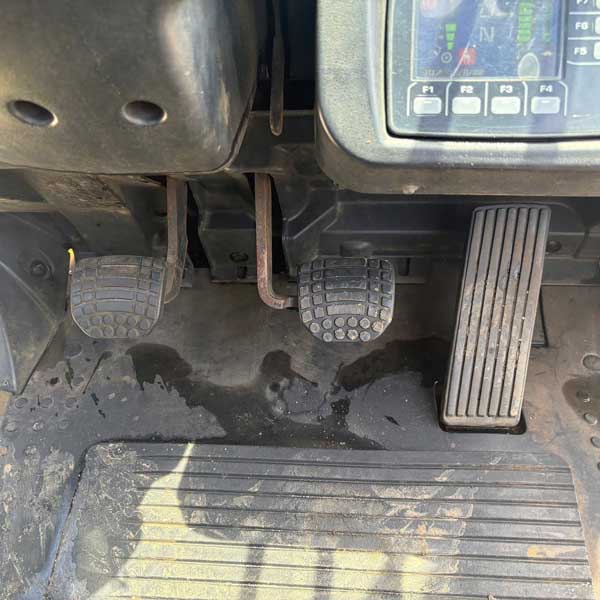 KOMATSU 3 TẤN ĐIỆN FE30-1-304545