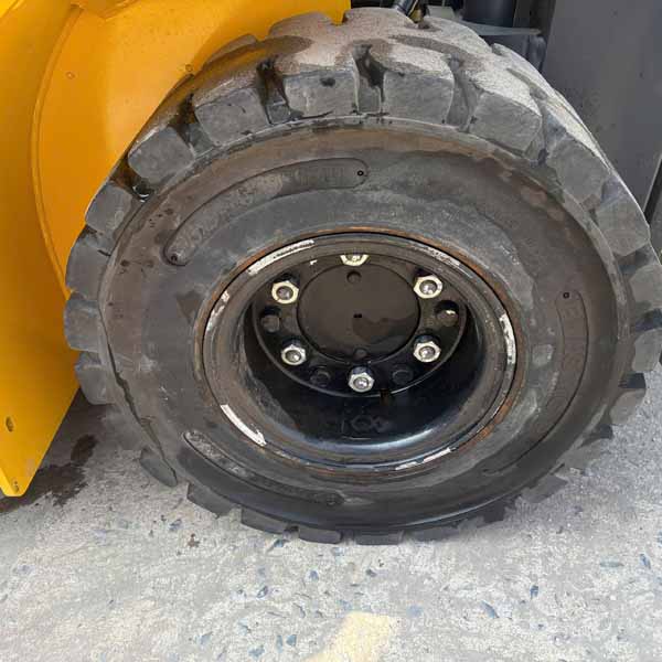 KOMATSU 2.5 TẤN ĐIỆN FB25-12-102019 (Xe 2020, Bình 2025)