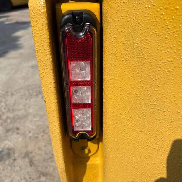 KOMATSU 2.5 TẤN ĐIỆN FE25-2-8298-321303 (Xe 2022. Bình 2022)