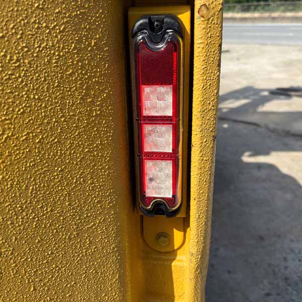 KOMATSU 2.5 TẤN ĐIỆN FE25-2-8298-321303 (Xe 2022. Bình 2022)