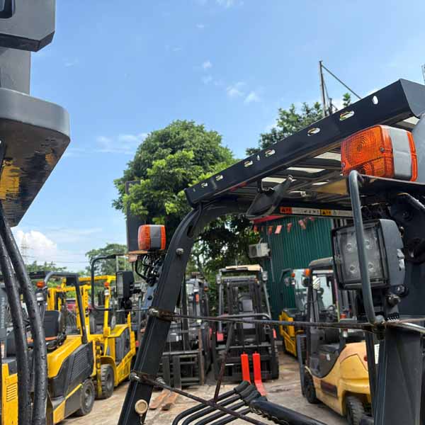 KOMATSU 2.5 TẤN ĐIỆN FE25-2-8298-321303 (Xe 2022. Bình 2022)