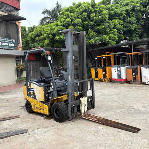 XE NÂNG CŨ 2.5 TẤN KOMATSU ĐIỆN (Bình GS 2024)