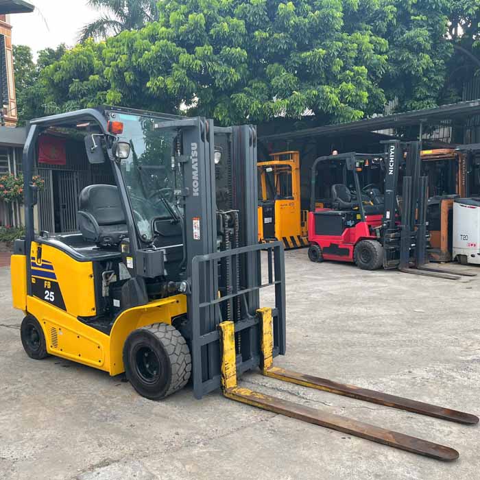 KOMATSU 2.5 TẤN FB25-12-101245 (2015)