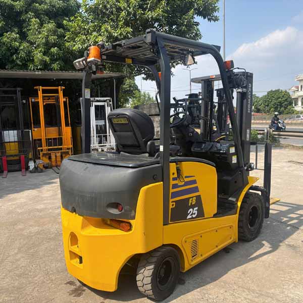 KOMATSU 2.5 TẤN ĐIỆN FB25-12-102019 (Xe 2020, Bình 2025)