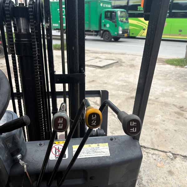XE NÂNG CŨ TCM 1.5 TẤN (Xe 2010. Bình Kobe 2022) FB15-7-81E-08020