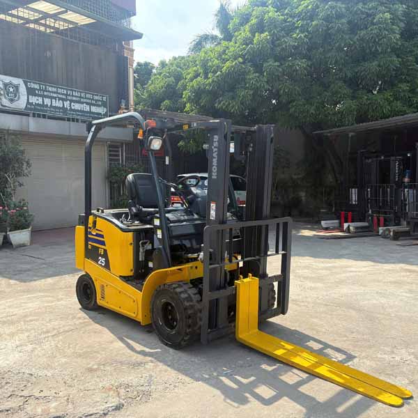 KOMATSU 2.5 TẤN ĐIỆN FB25-12-102019 (Xe 2020, Bình 2025)