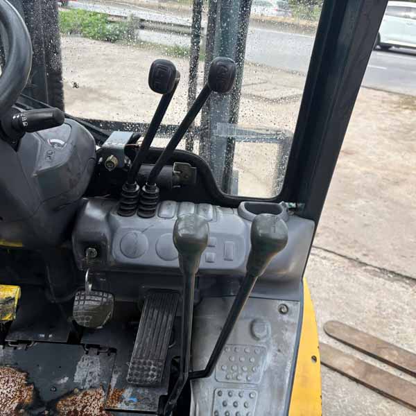 KOMATSU 2.5T XĂNG (2004) FG25LC-15-M200-579683