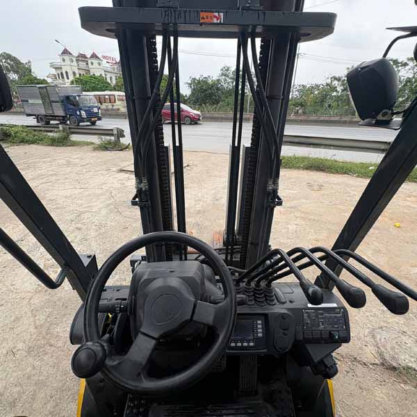 XE NÂNG CŨ 2.5T KOMATSU ĐIỆN (Xe 2017. Bình khô 2021)