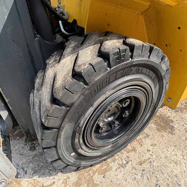 KOMATSU 2.5 TẤN ĐIỆN FE25-2-8298-321303 (Xe 2022. Bình 2022)