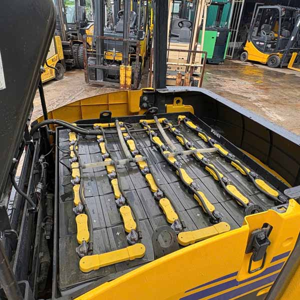 XE NÂNG CŨ KOMATSU 2.5T ĐIỆN (Xe 2017. Bình GS 2024) FB25-12-100101
