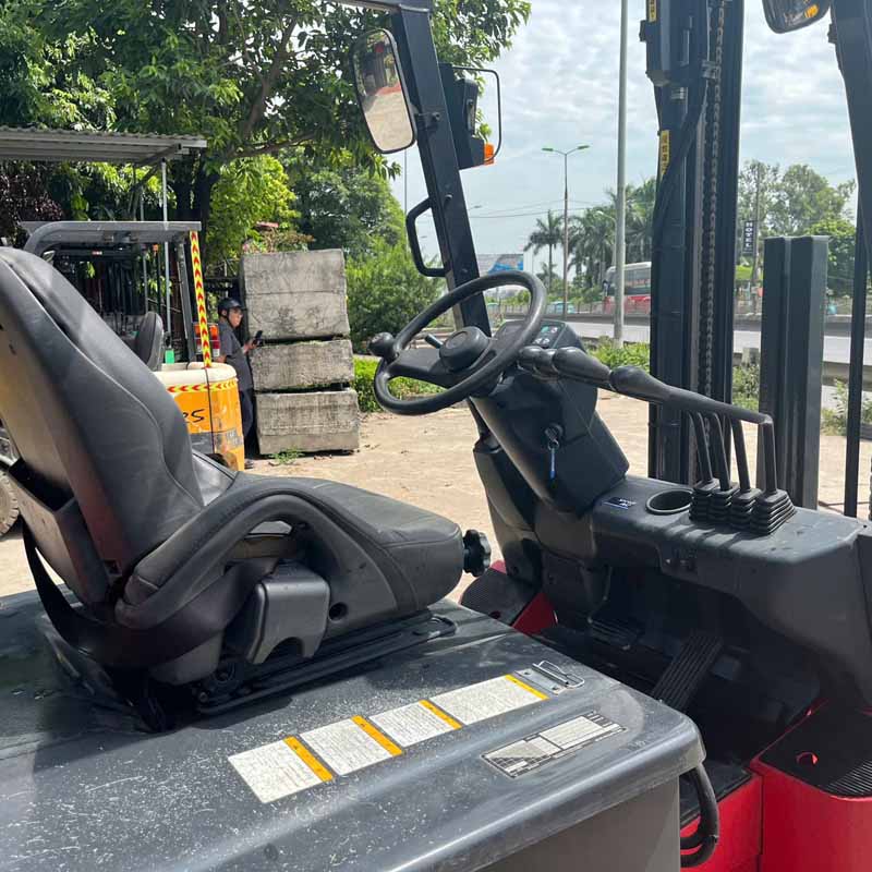 NICHIYU 2.5 TẤN (Xe 2018. Bình Hitachi 2018) FB25PN-77-500MCSSF-241C-14915