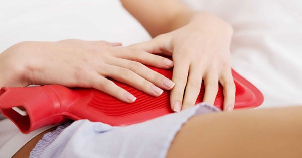  Giữ ấm bụng giúp làm giảm cơn đau bụng kinh nhanh chóng
