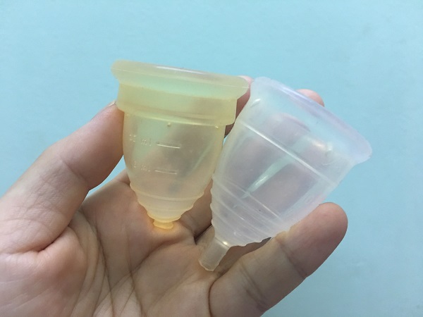 Có nhiều nguyên nhân gây nên tình trạng cốc nguyệt san bị ố vàng