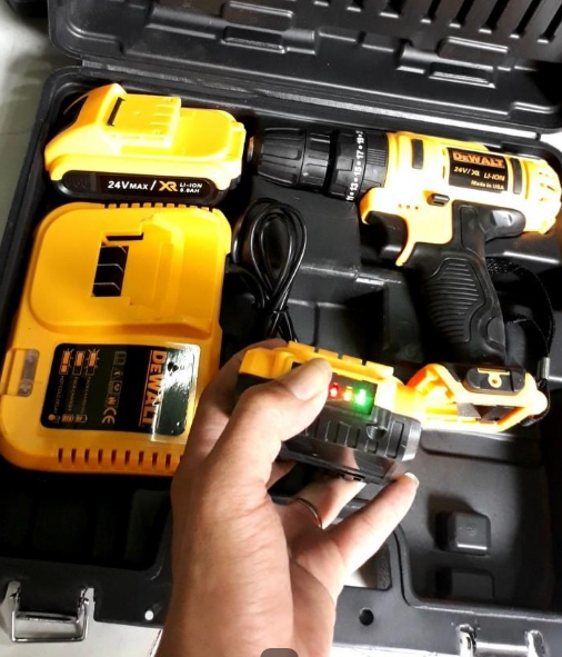 dewalt-khoan-ban-vit-01